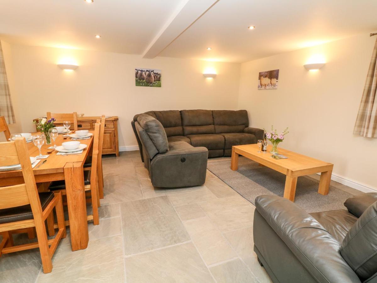 Owls Barn Villa Ashbourne  Bagian luar foto